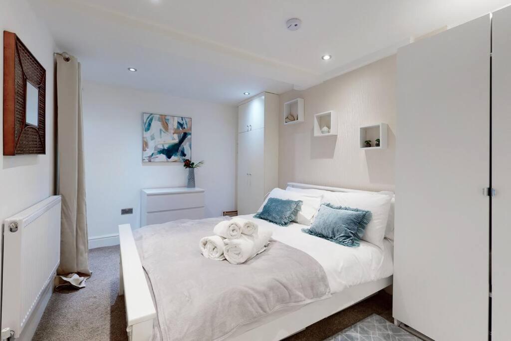 Lovely 2 Bedroom Apartment Near Highgate Station Londra Dış mekan fotoğraf
