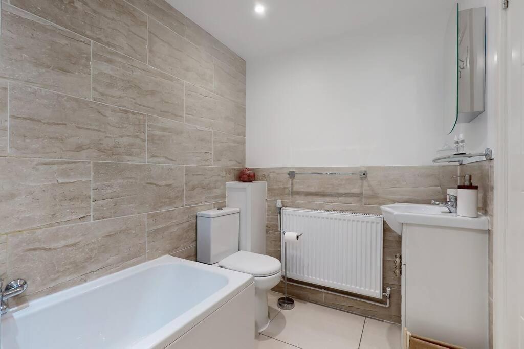 Lovely 2 Bedroom Apartment Near Highgate Station Londra Dış mekan fotoğraf
